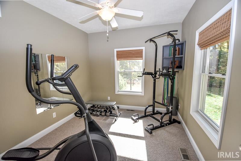 3814 S Fox Chase Run