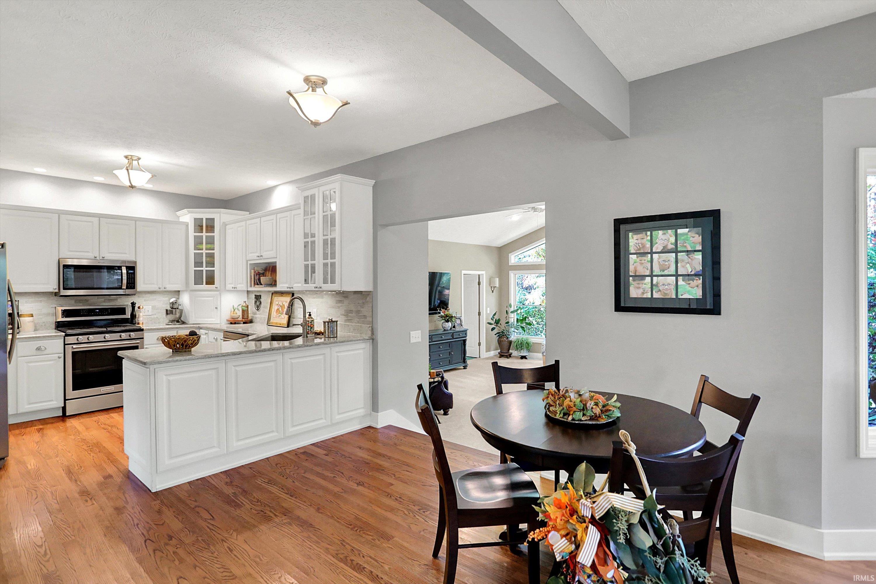 3814 S Fox Chase Run