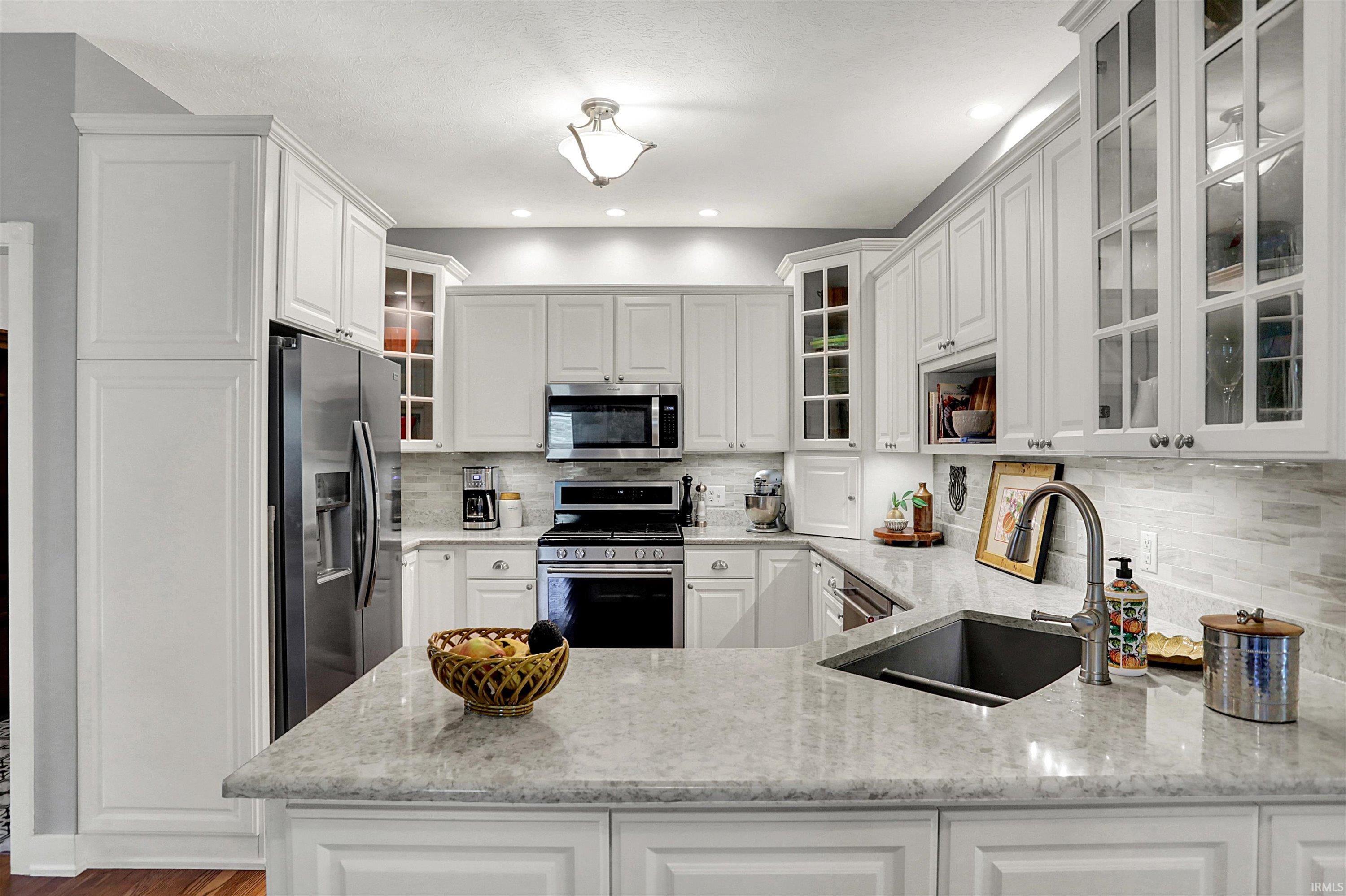 3814 S Fox Chase Run