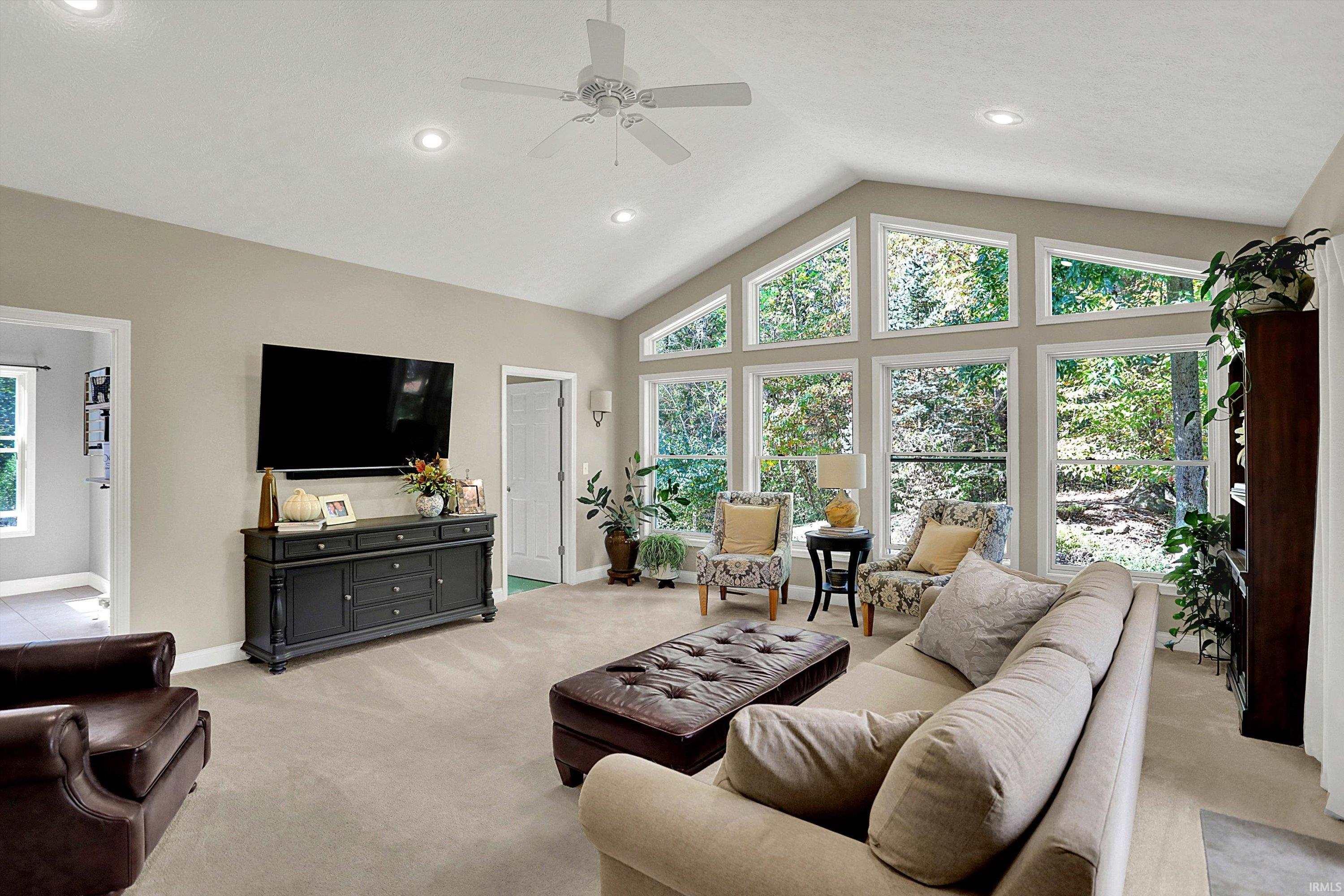 3814 S Fox Chase Run