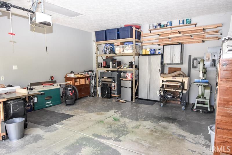 3814 S Fox Chase Run