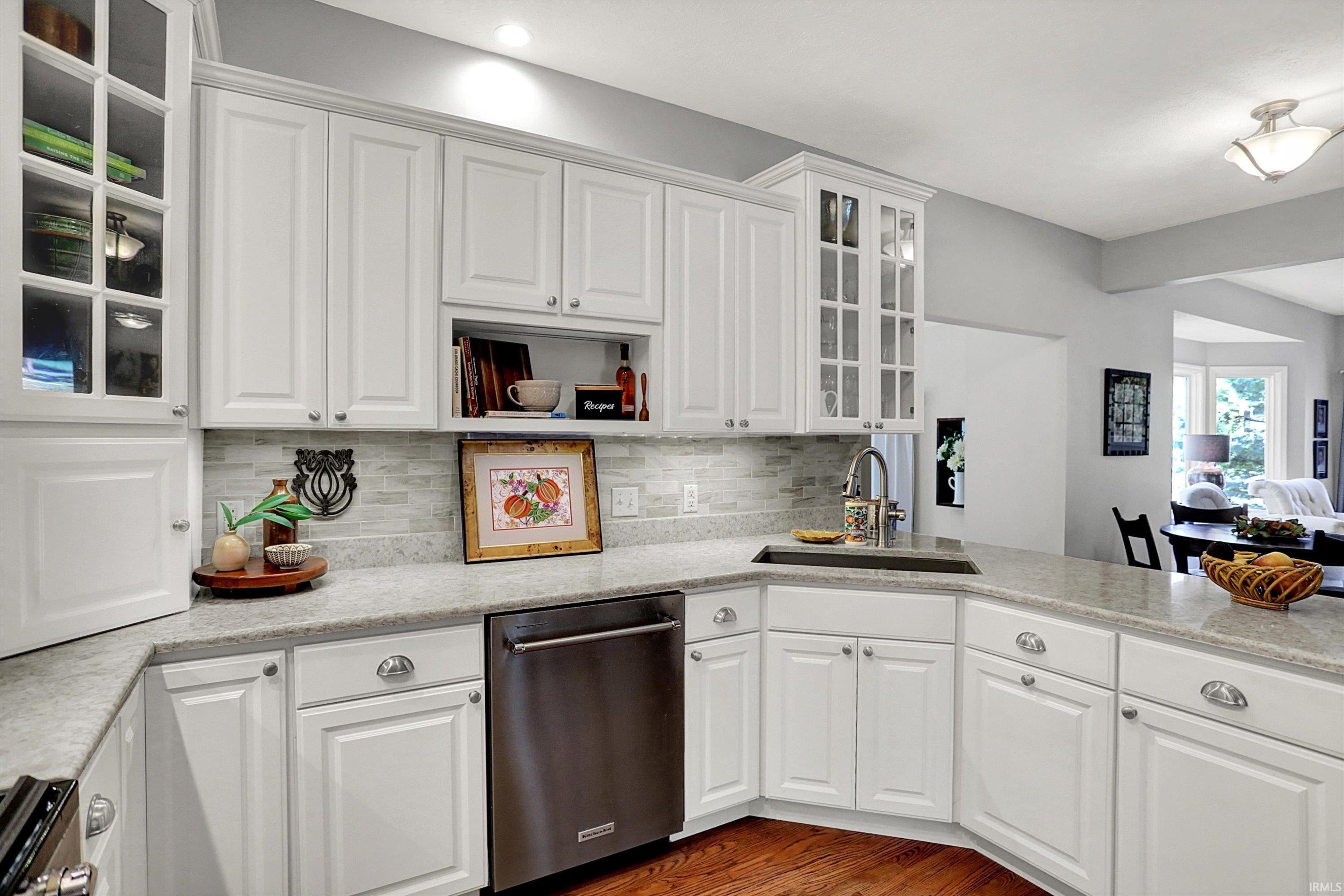 3814 S Fox Chase Run