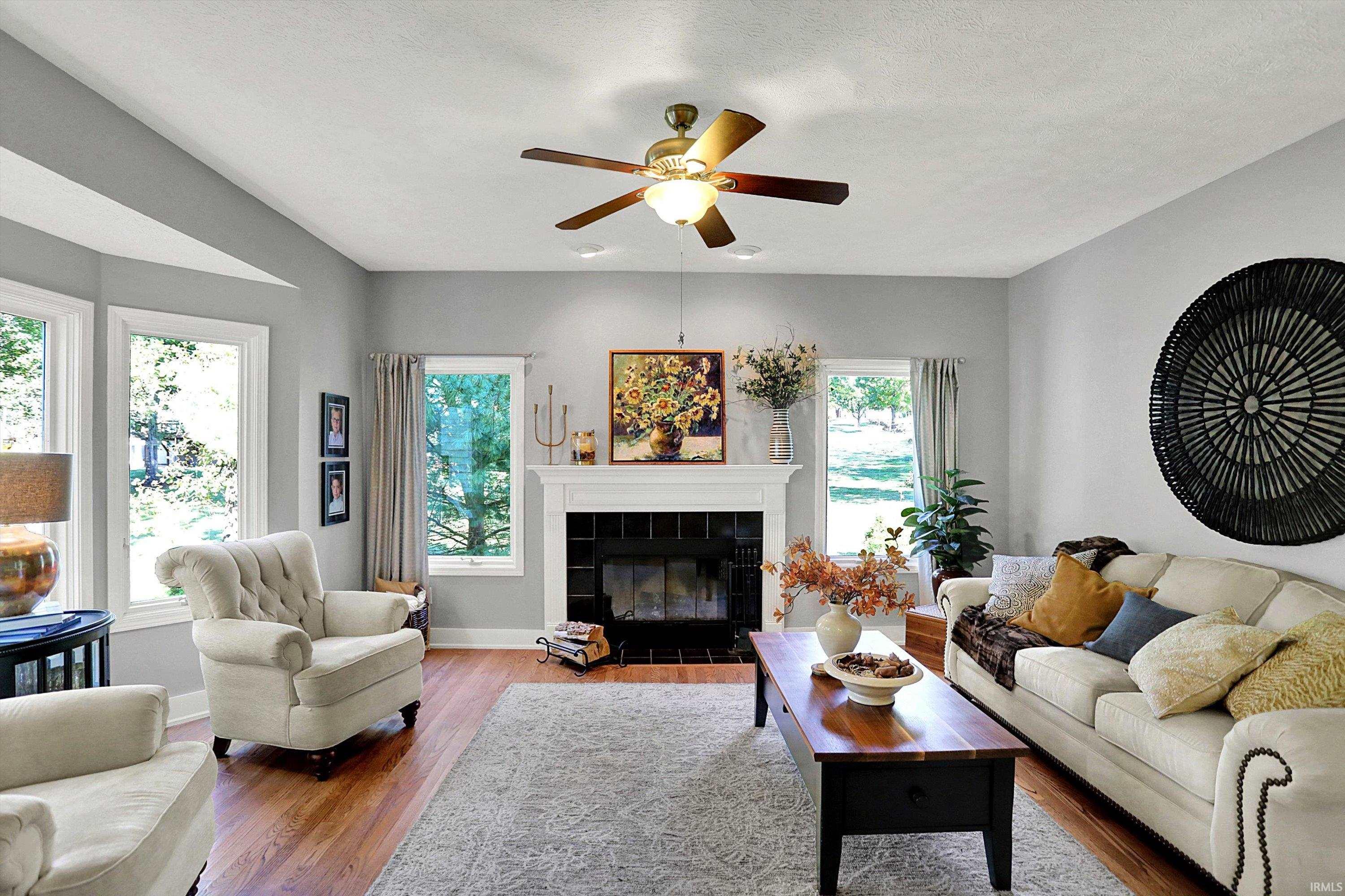 3814 S Fox Chase Run