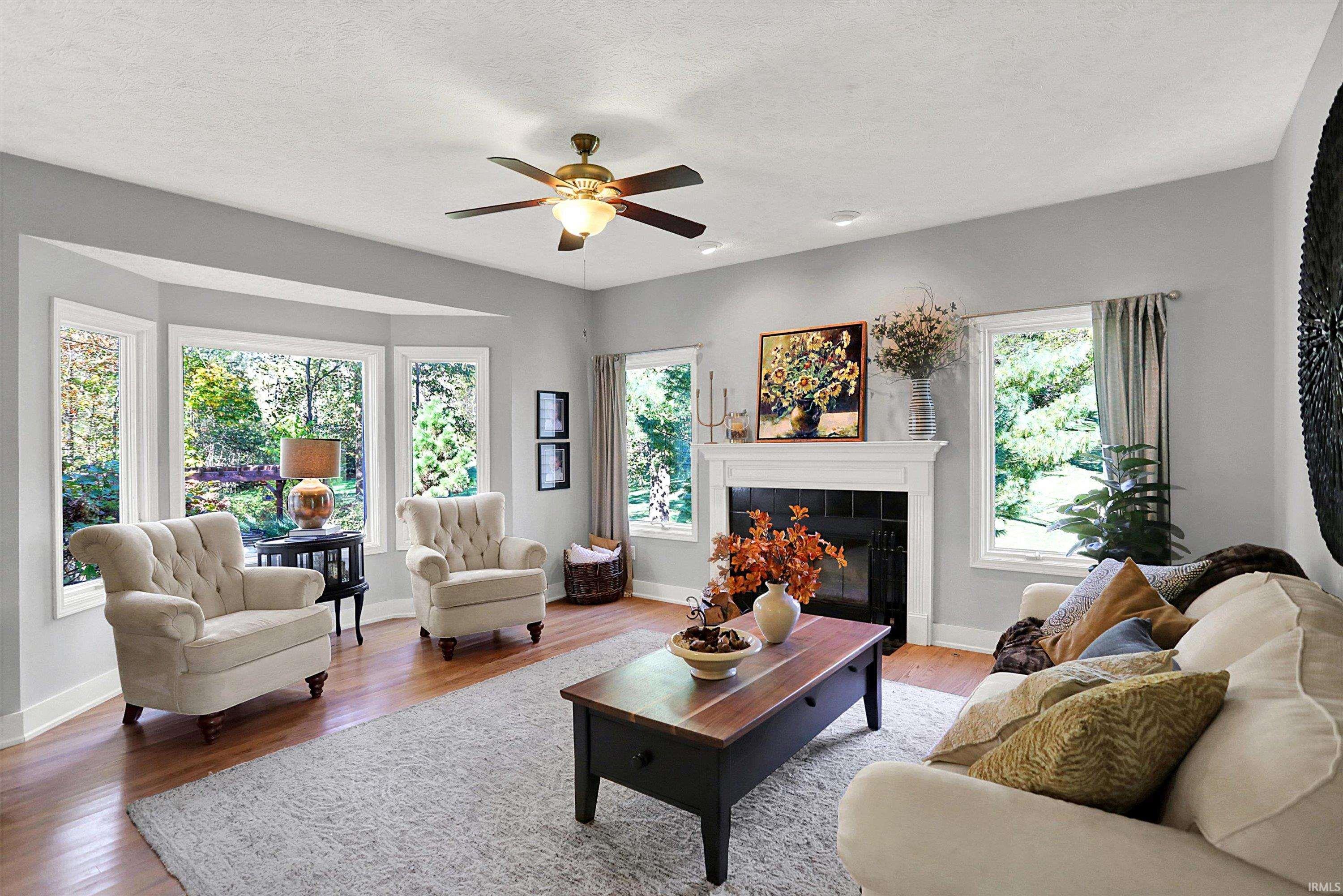 3814 S Fox Chase Run