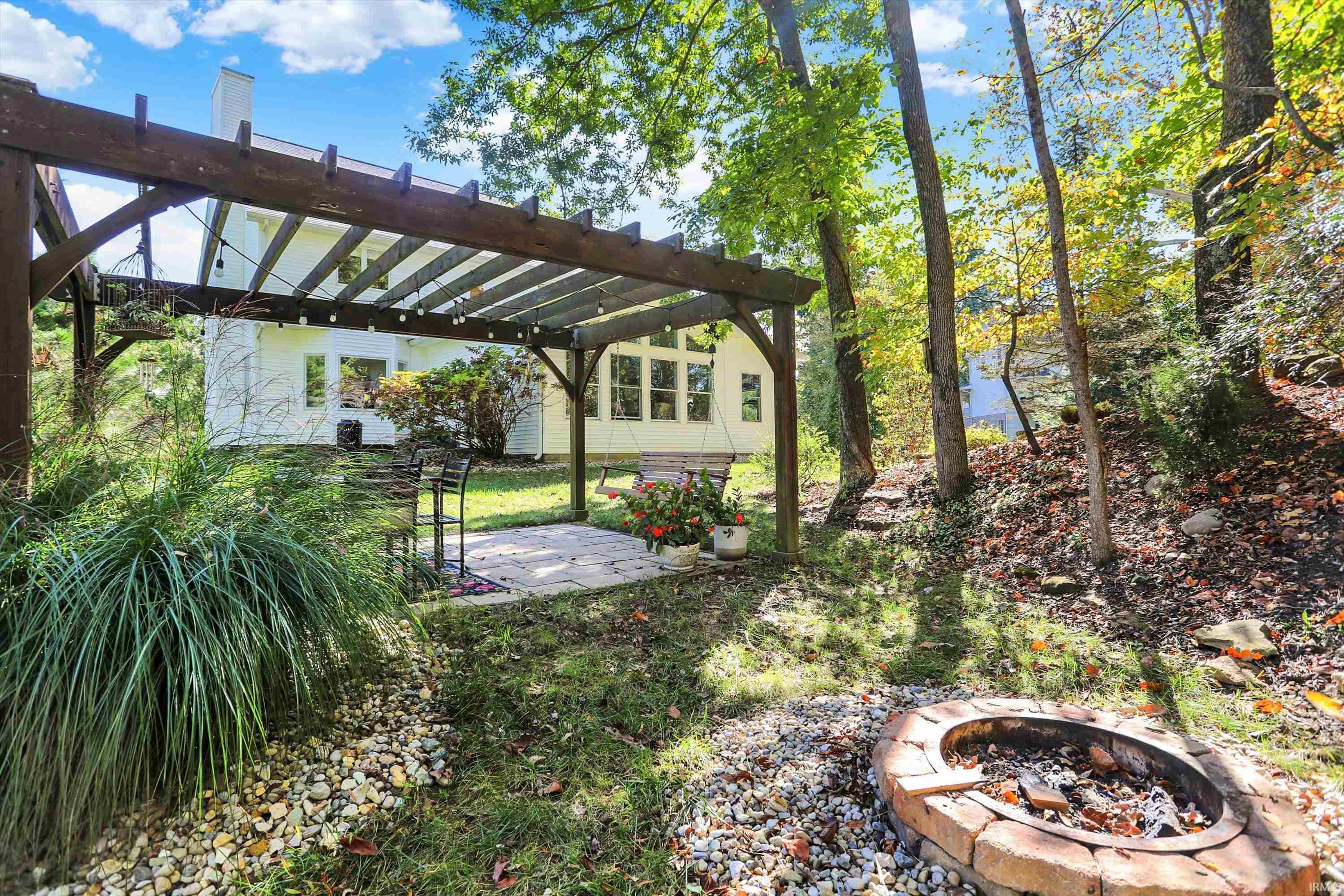 3814 S Fox Chase Run