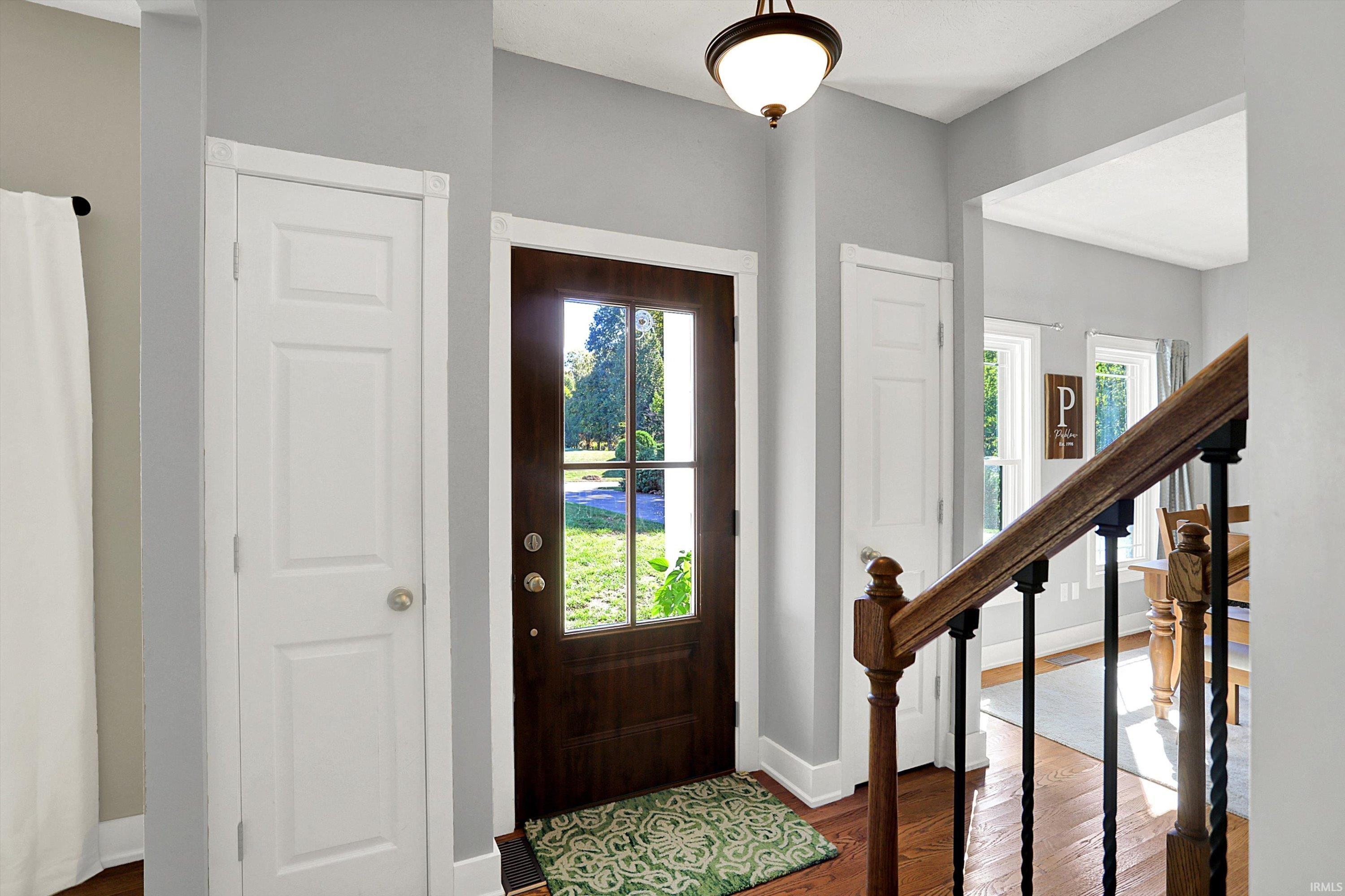 3814 S Fox Chase Run