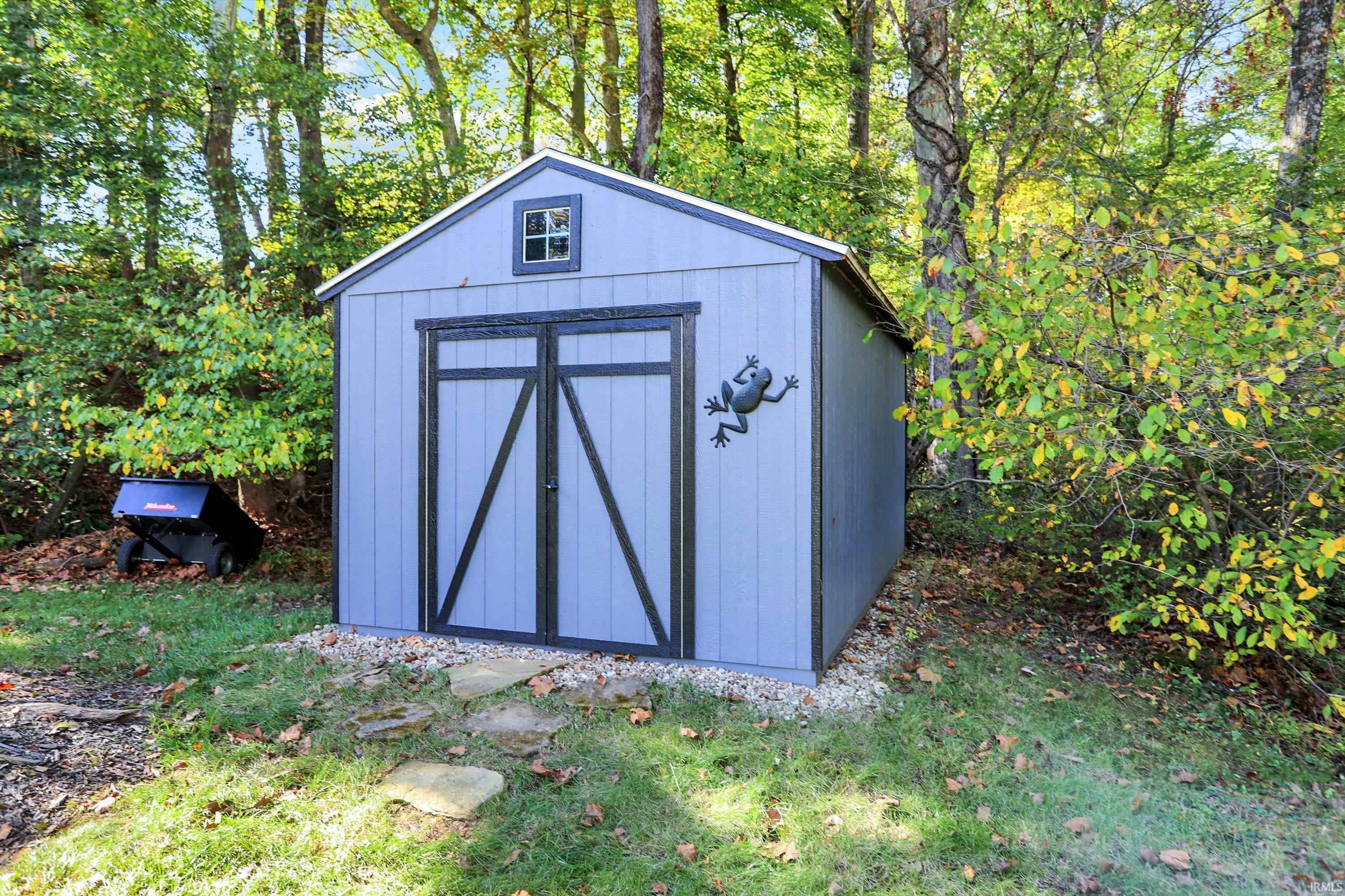 3814 S Fox Chase Run