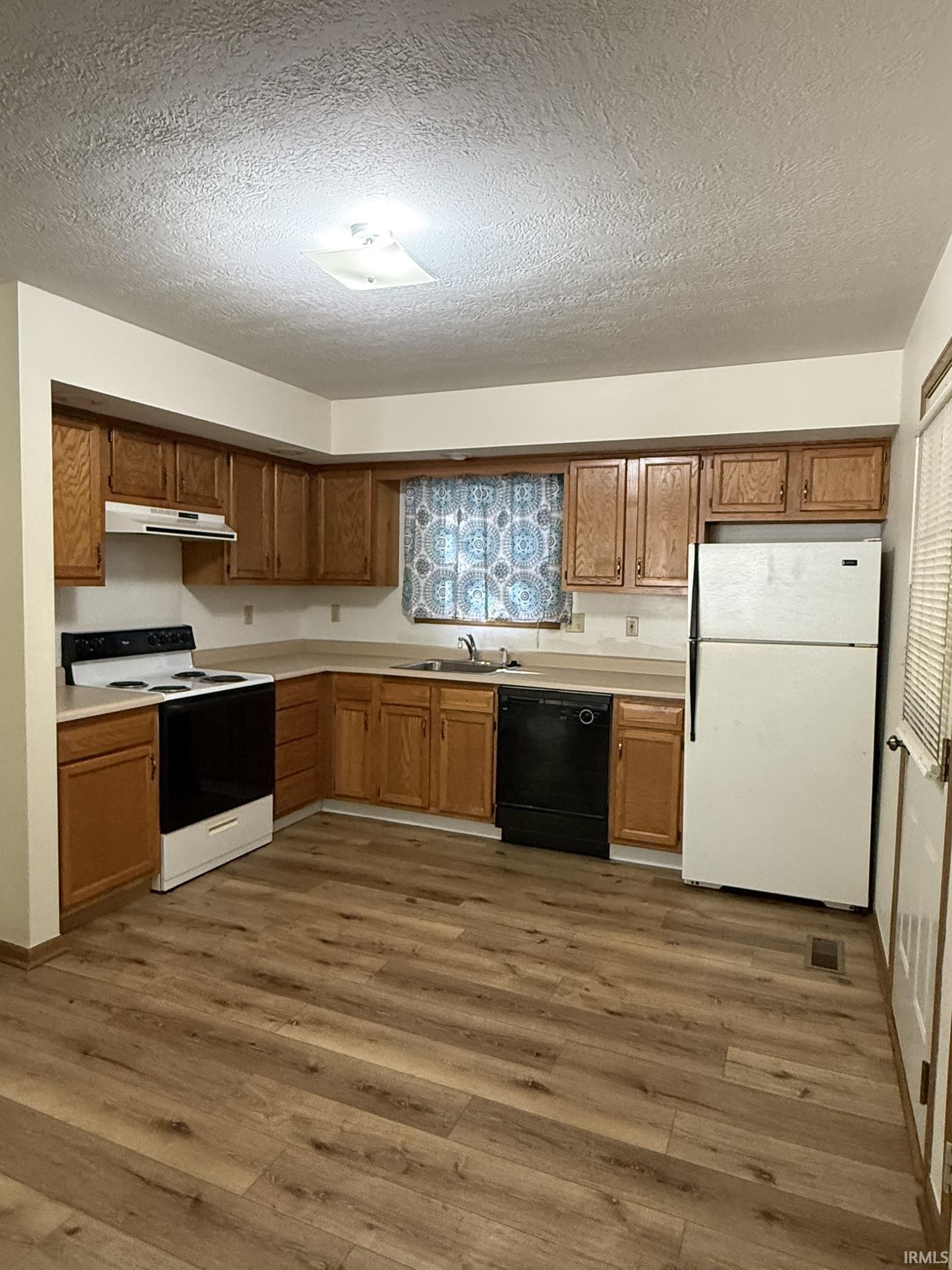 1016 N Forest View Drive