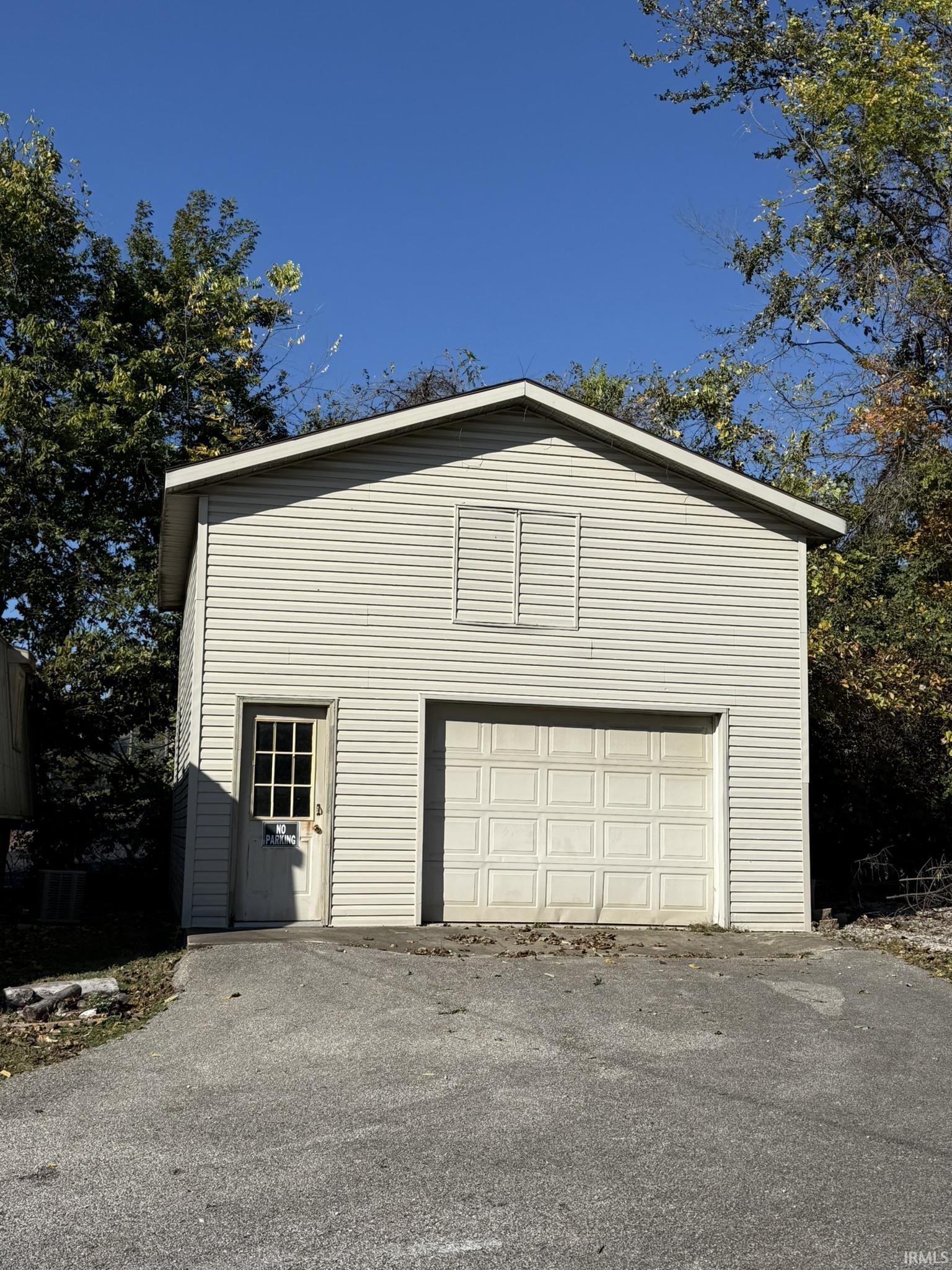 1024 N Country Club Drive