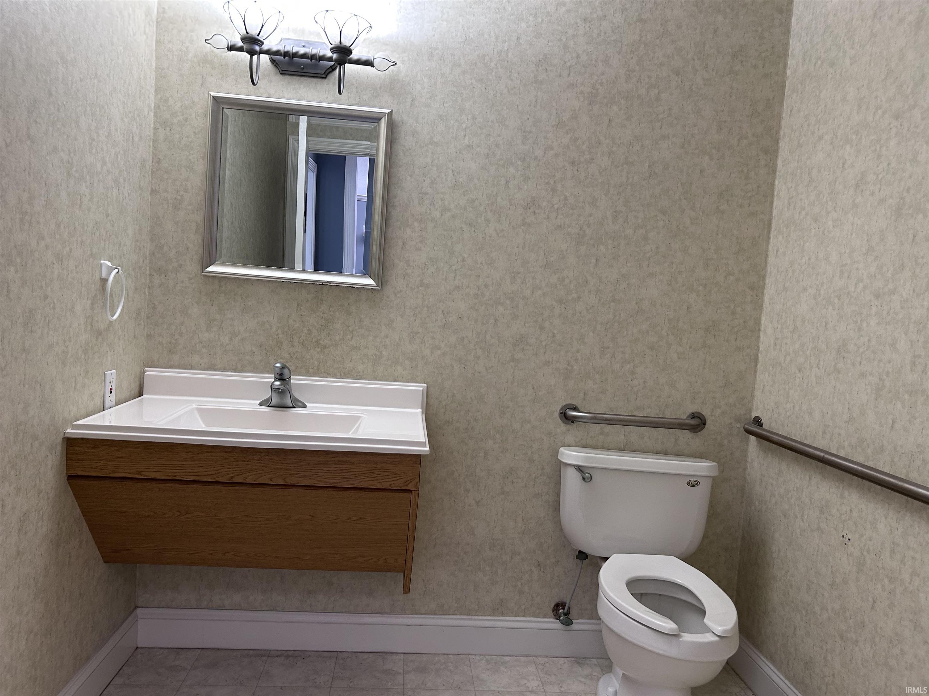 2205 W Sudbury Drive Unit: 2