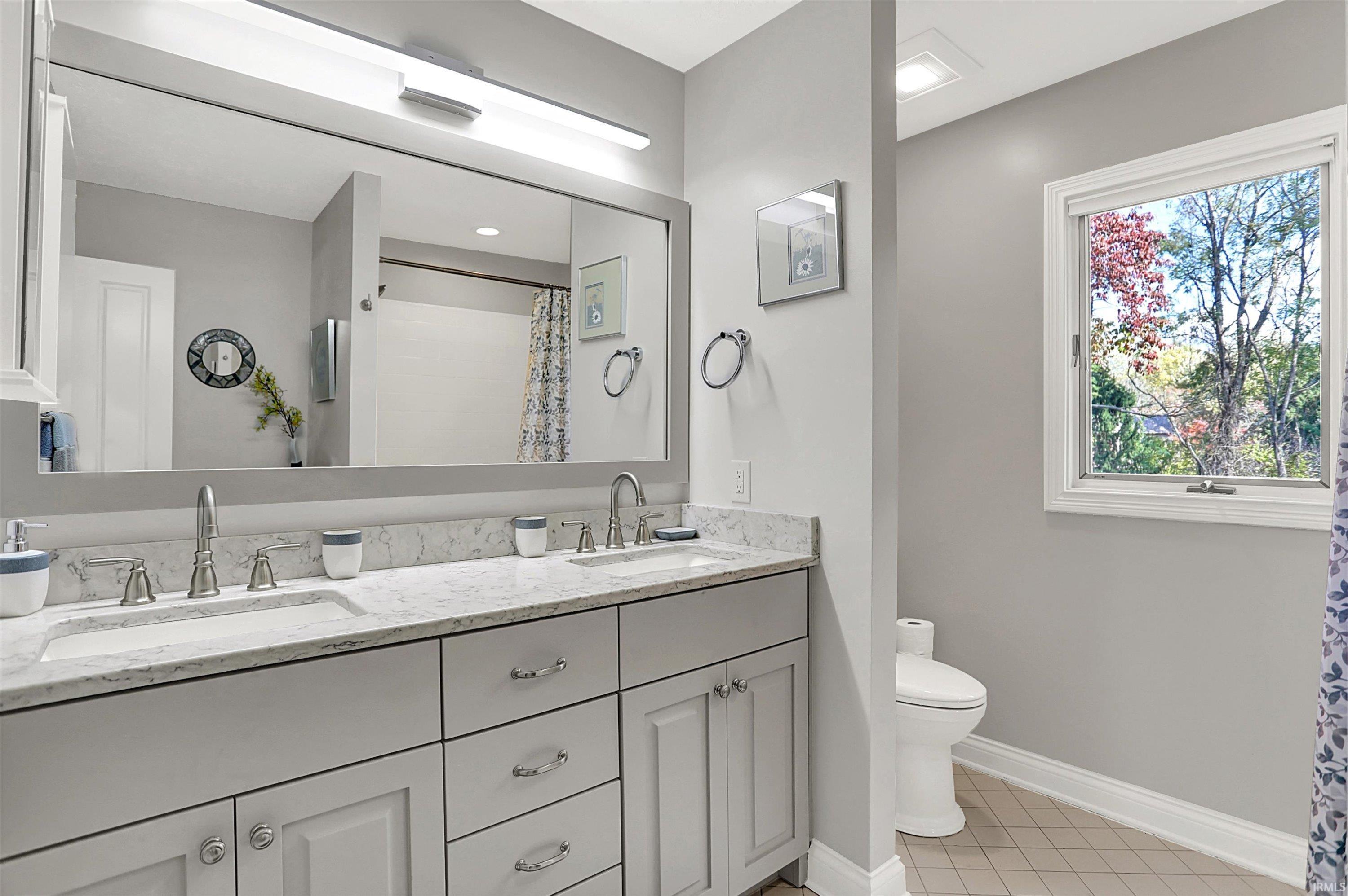 2707 S Olcott Boulevard