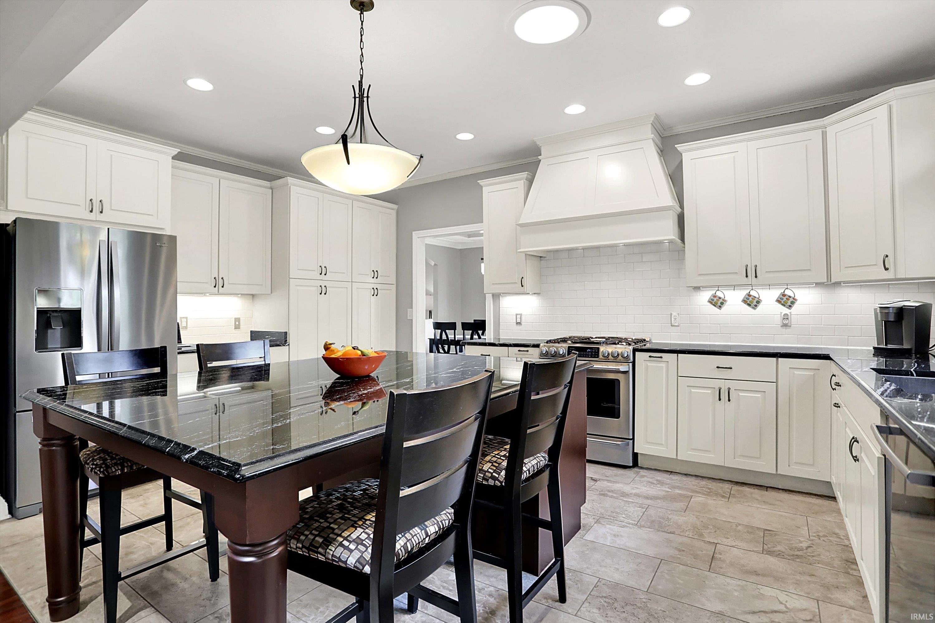 2707 S Olcott Boulevard