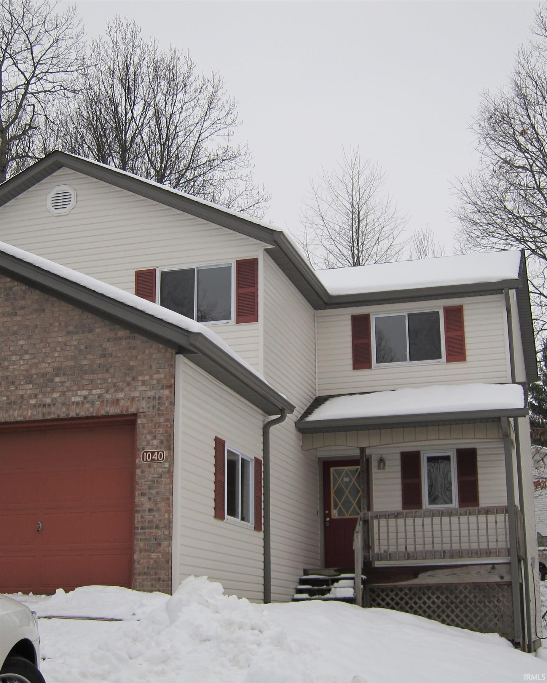 1040 N Forest View Drive