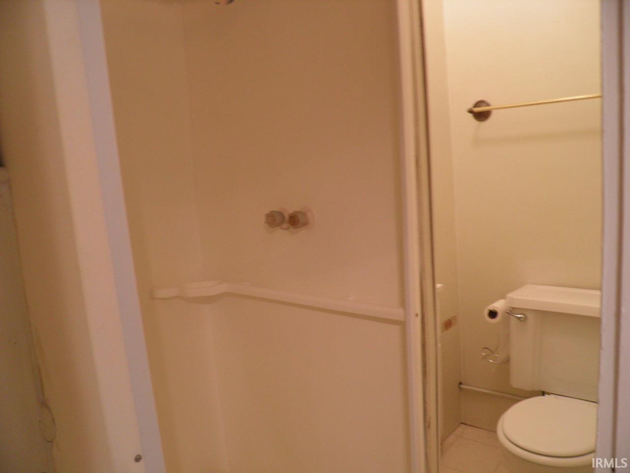 420 1/2 W 2nd Street Unit: 2W