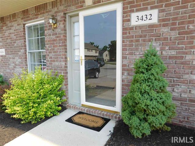 3432 S Oaklawn Circle