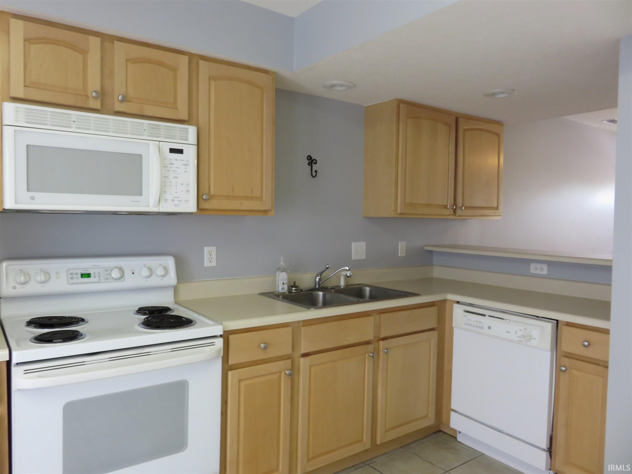 3432 S Oaklawn Circle