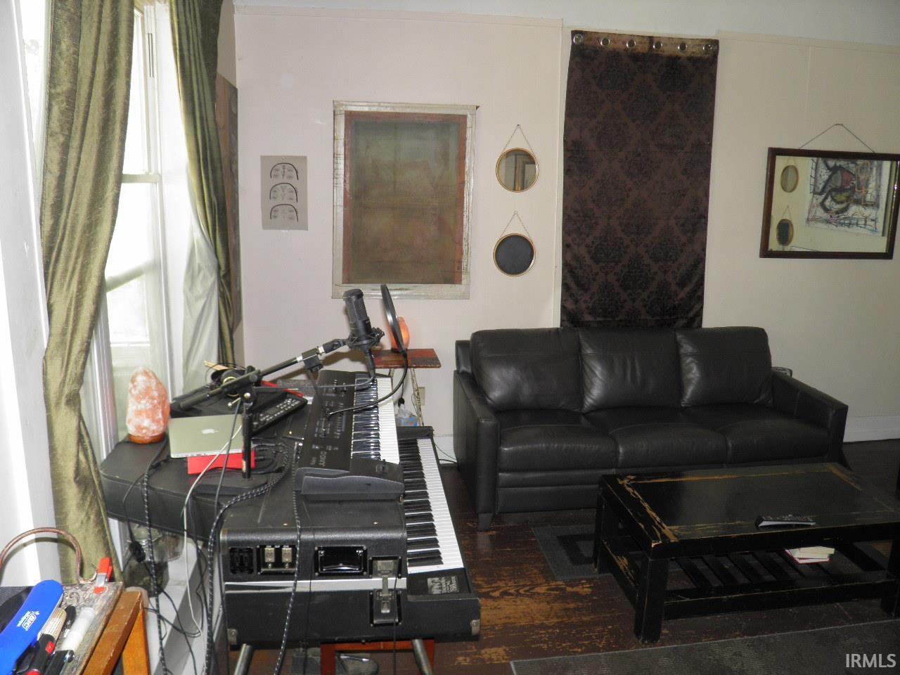 517 S Rogers Street Unit: 1