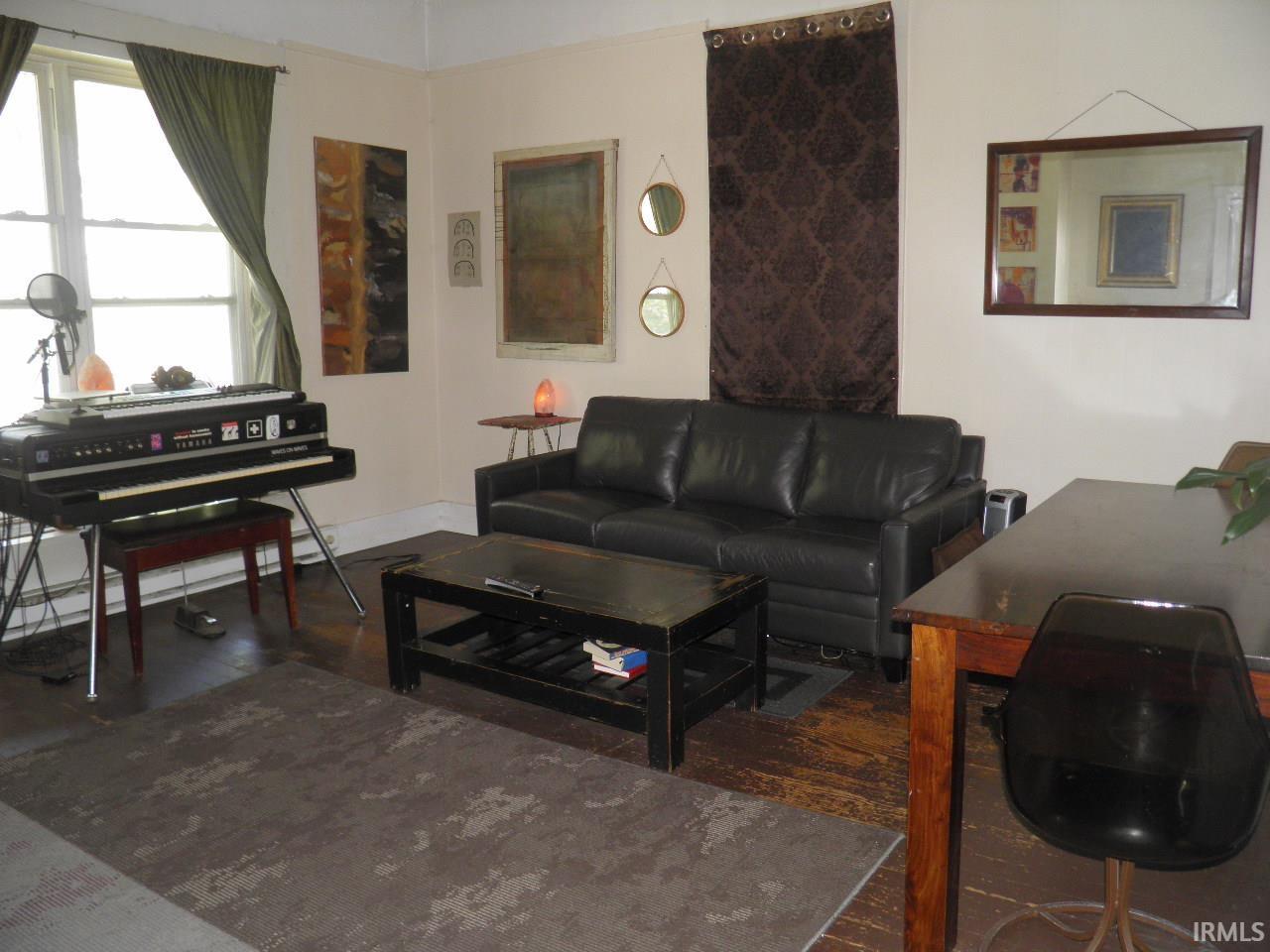 517 S Rogers Street Unit: 1