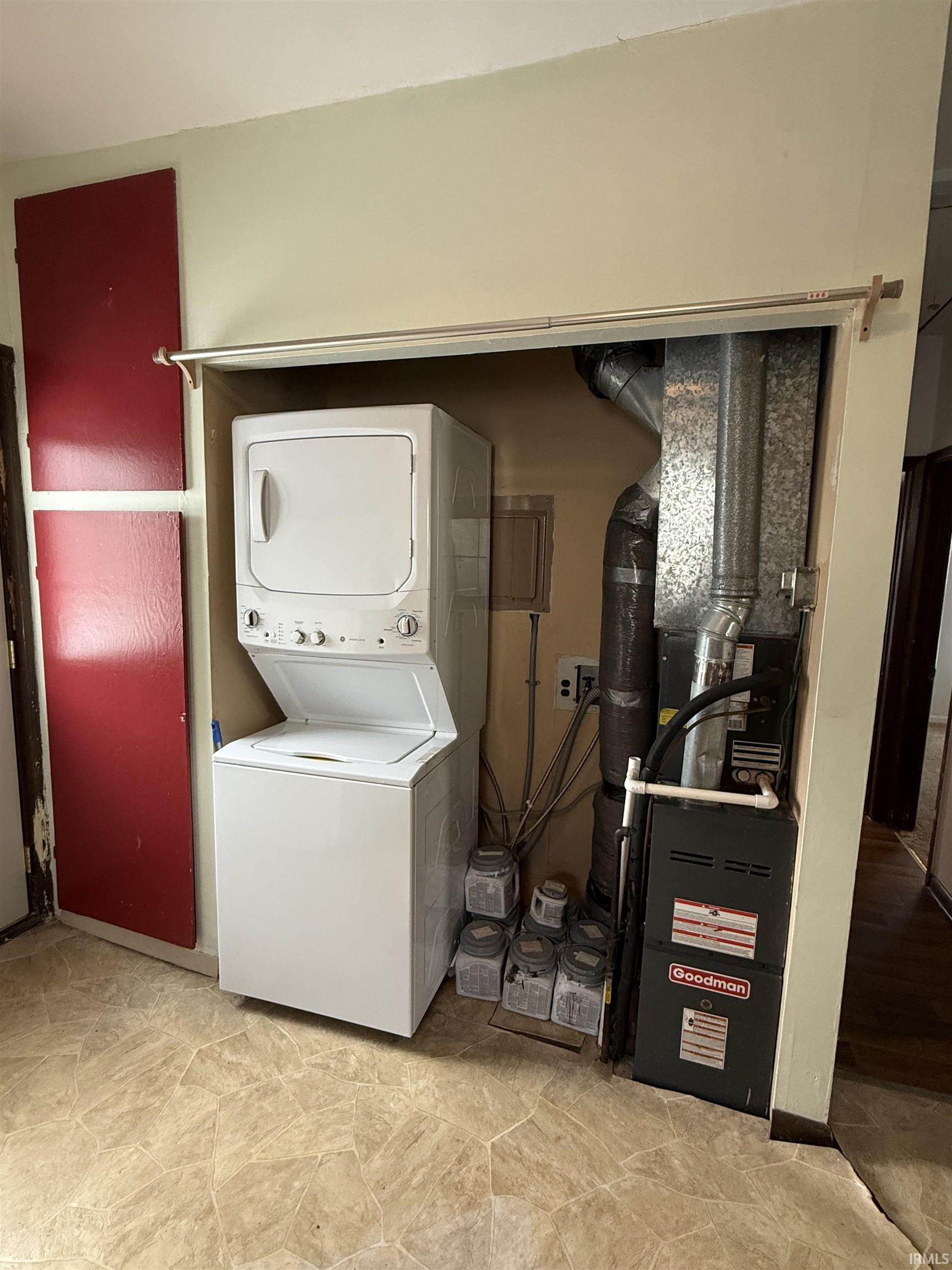 405 W Hillside Drive