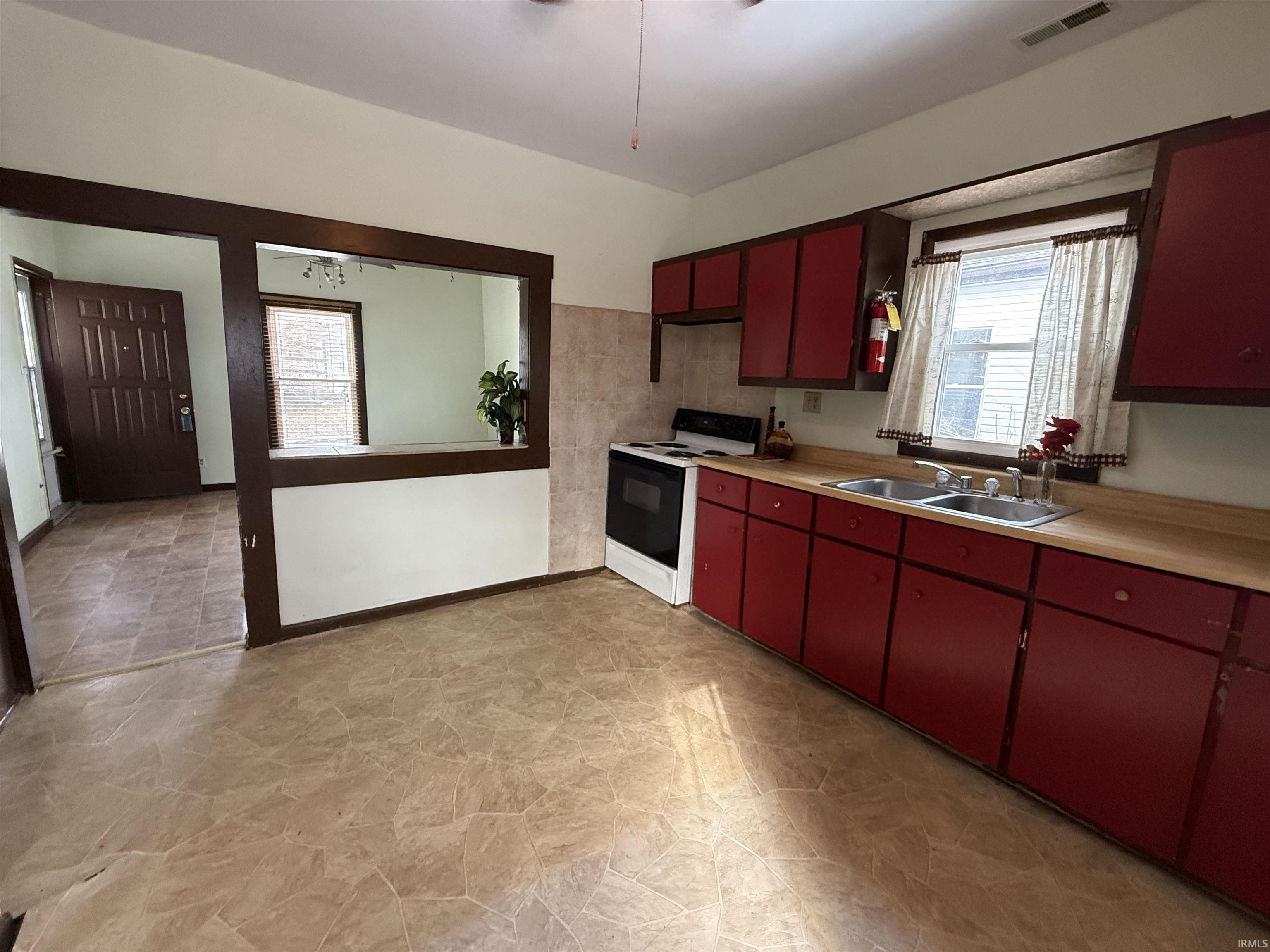 405 W Hillside Drive