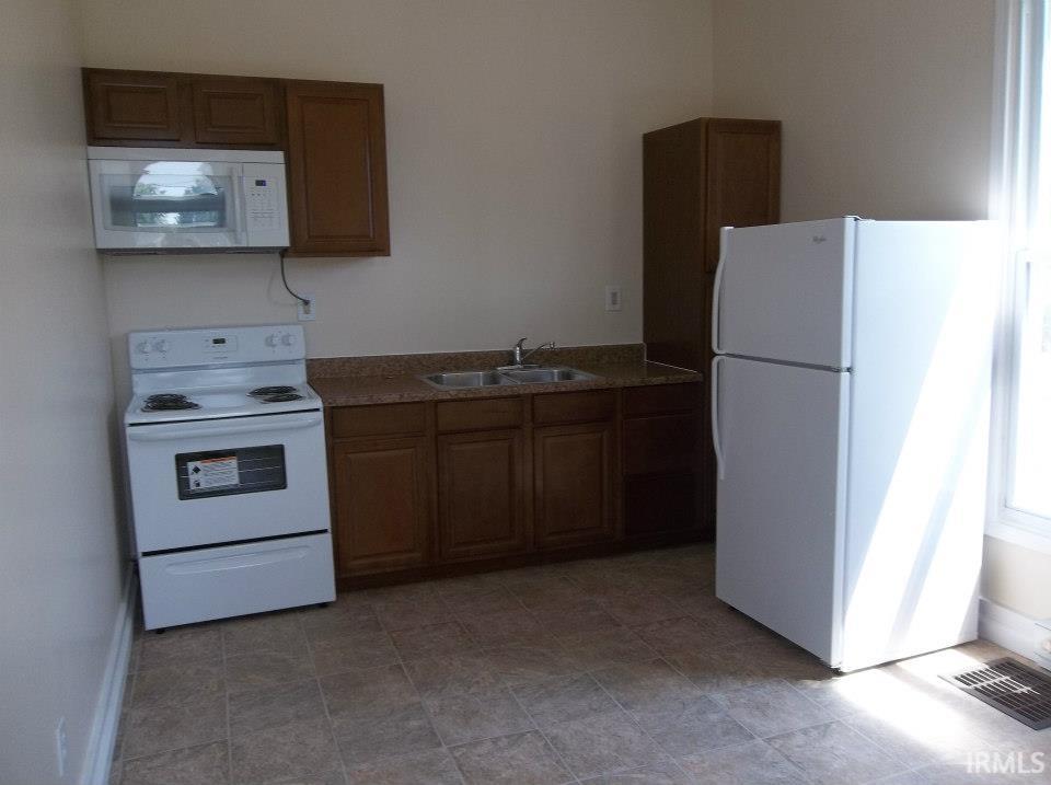 517 S Rogers Street Unit: 2