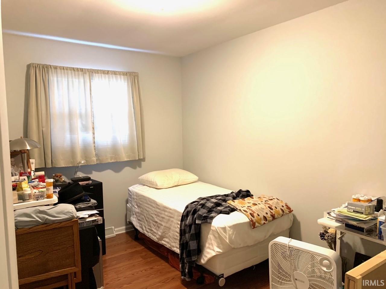 4182 W Broadway Avenue