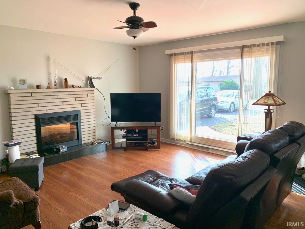 4182 W Broadway Avenue