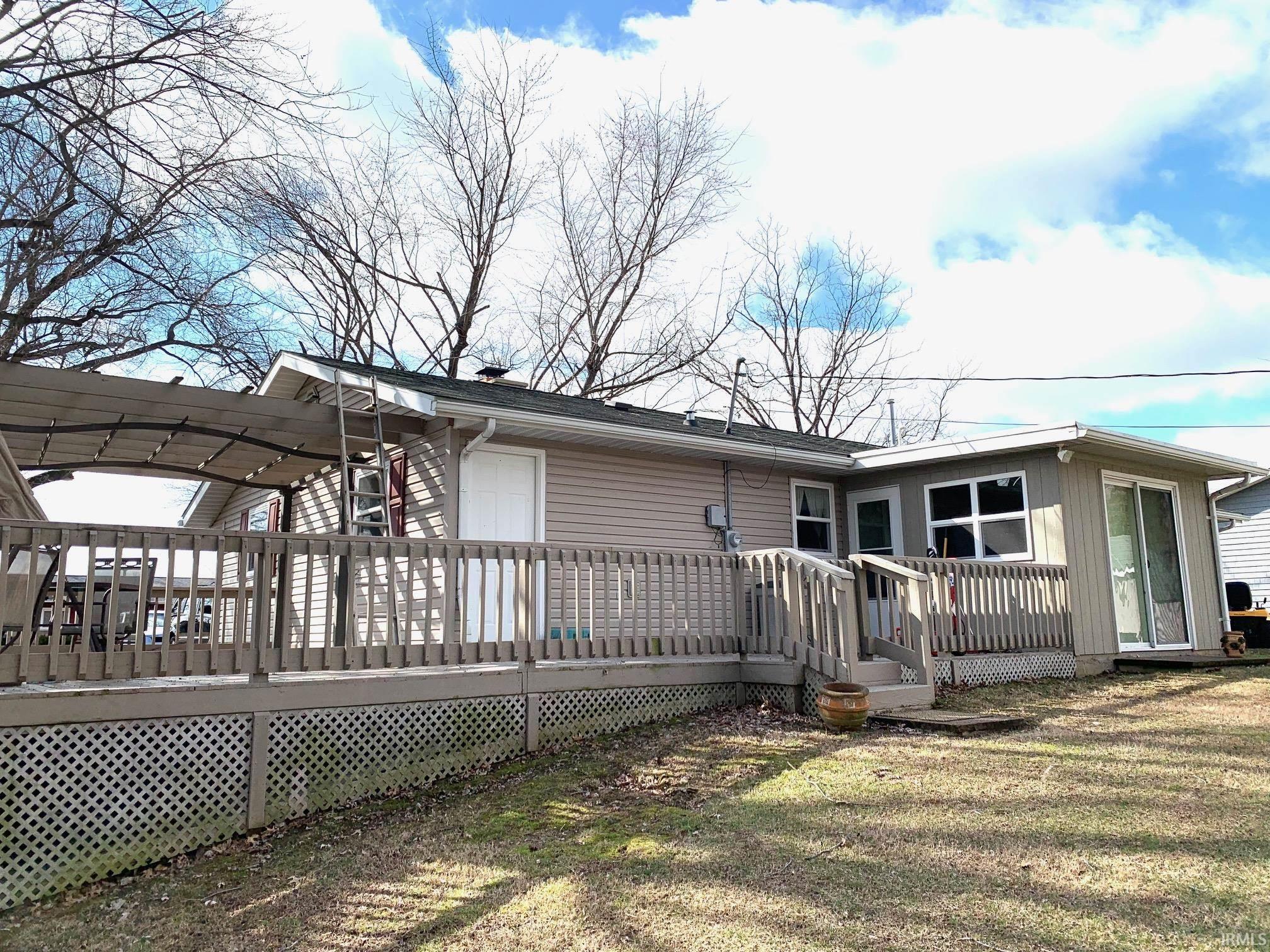 4182 W Broadway Avenue