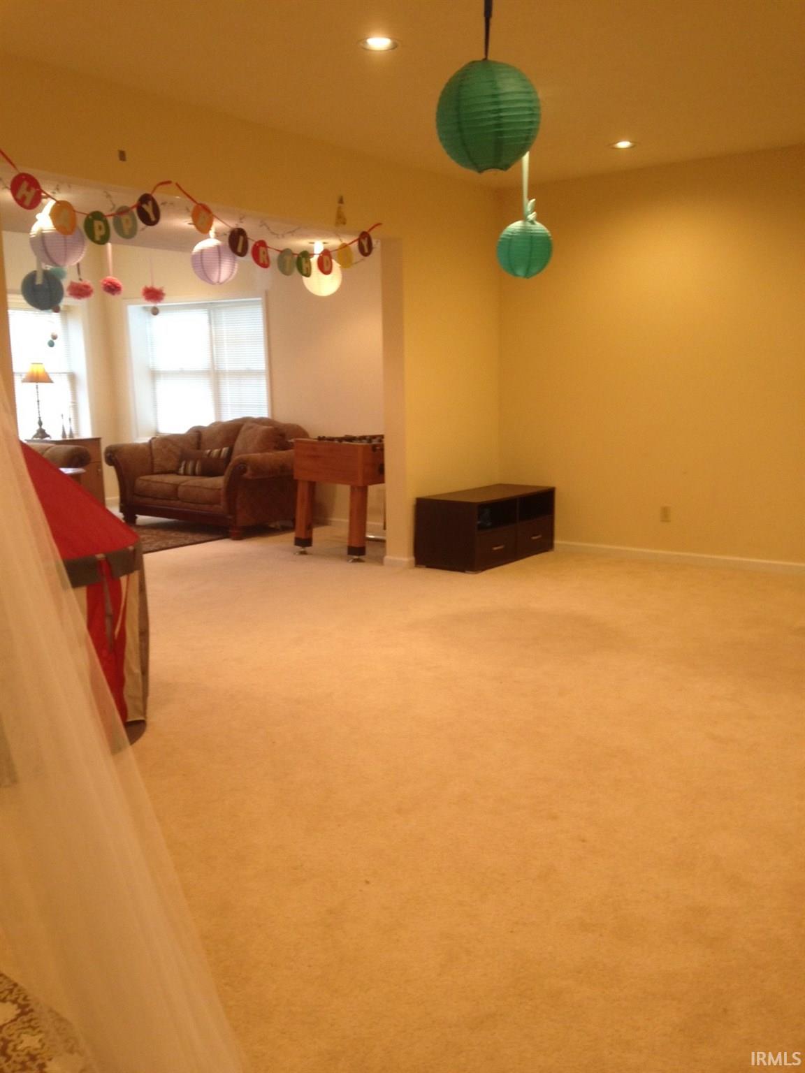 2206 E Autumn Drive