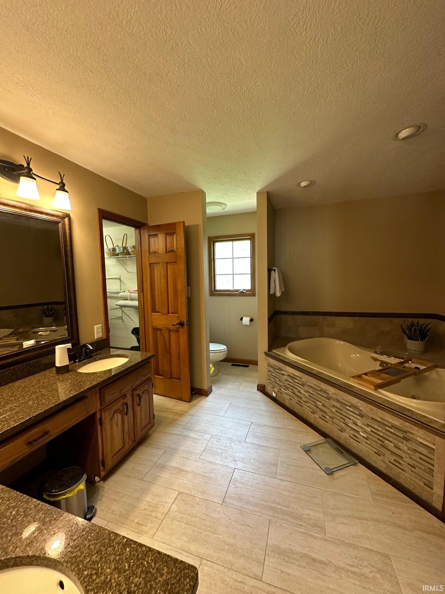 3825 E Devonshire Court