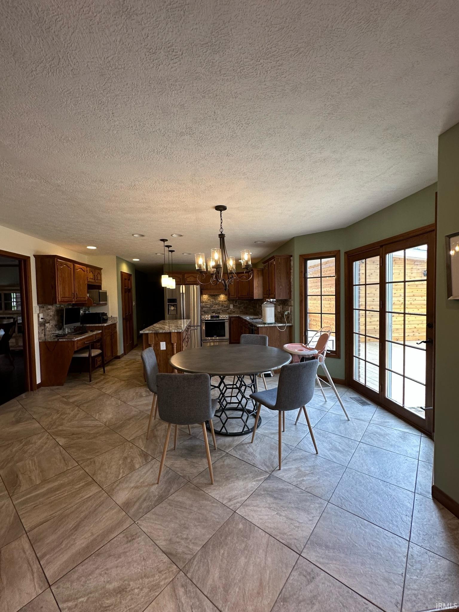 3825 E Devonshire Court