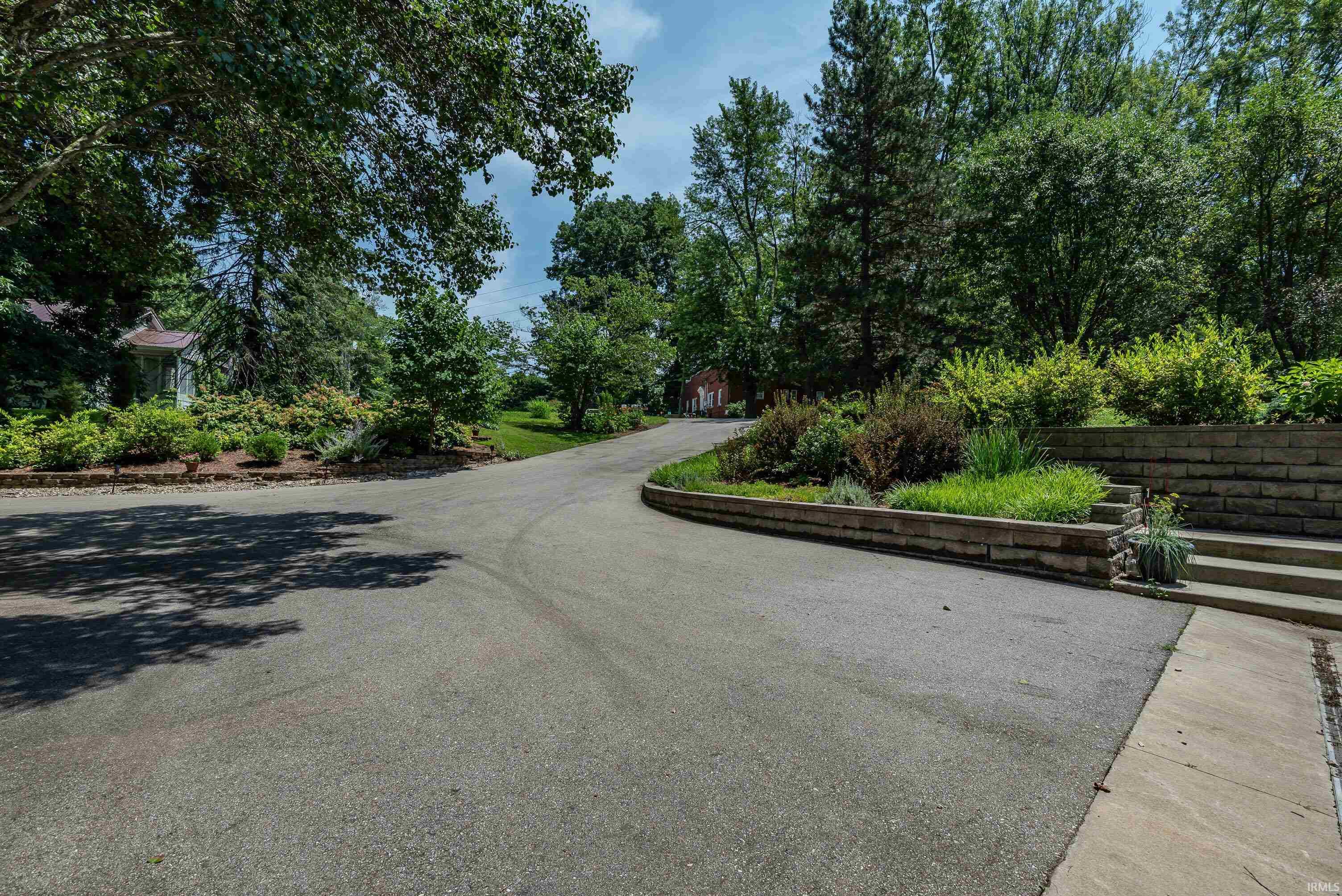 4125 E Bethel Lane
