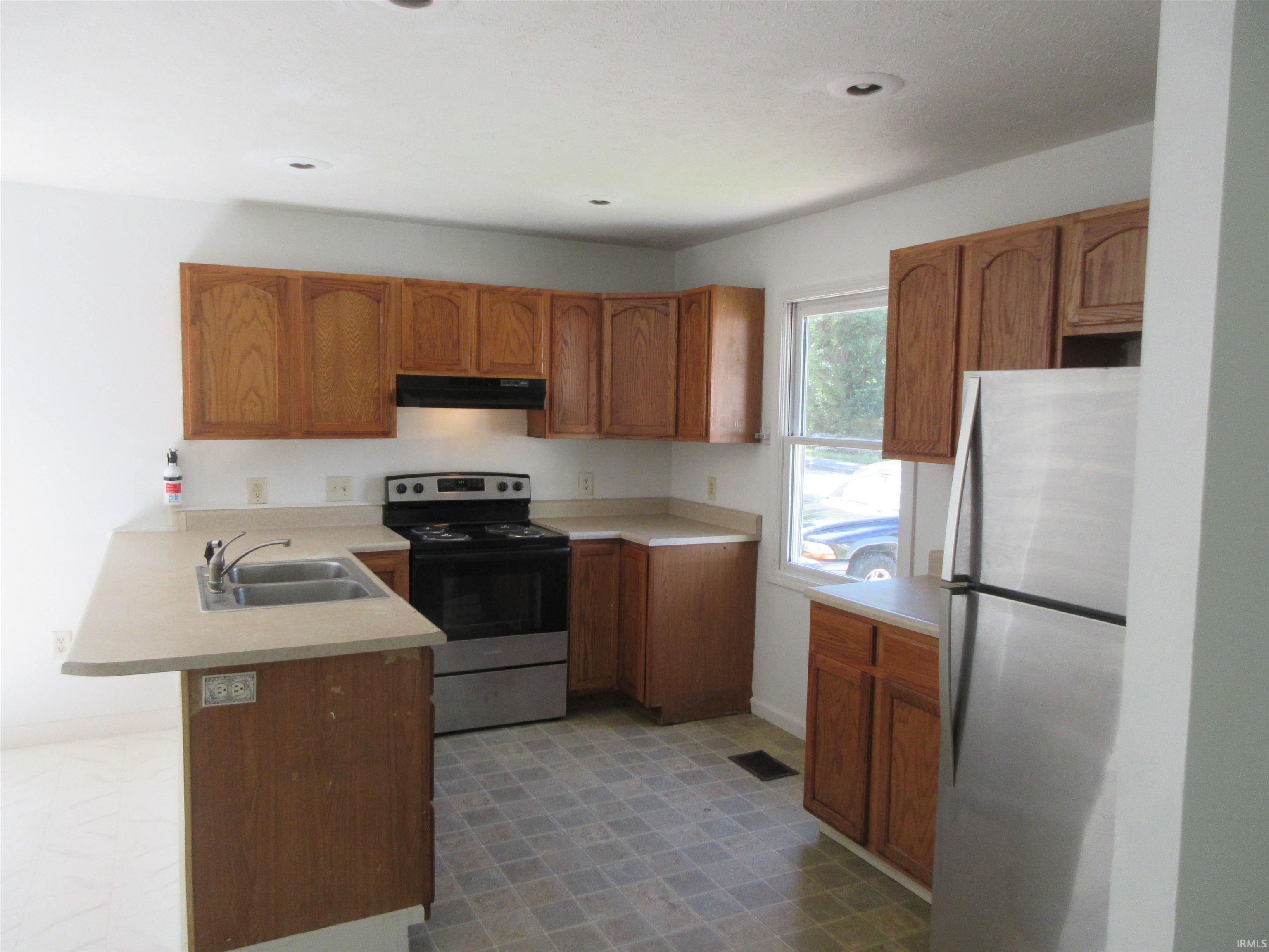 1403 W 6th Street