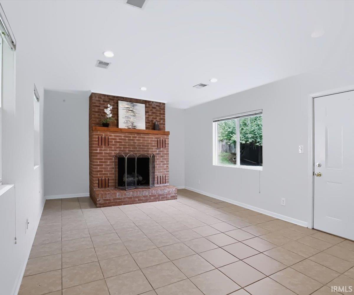 824 S Eastside Drive
