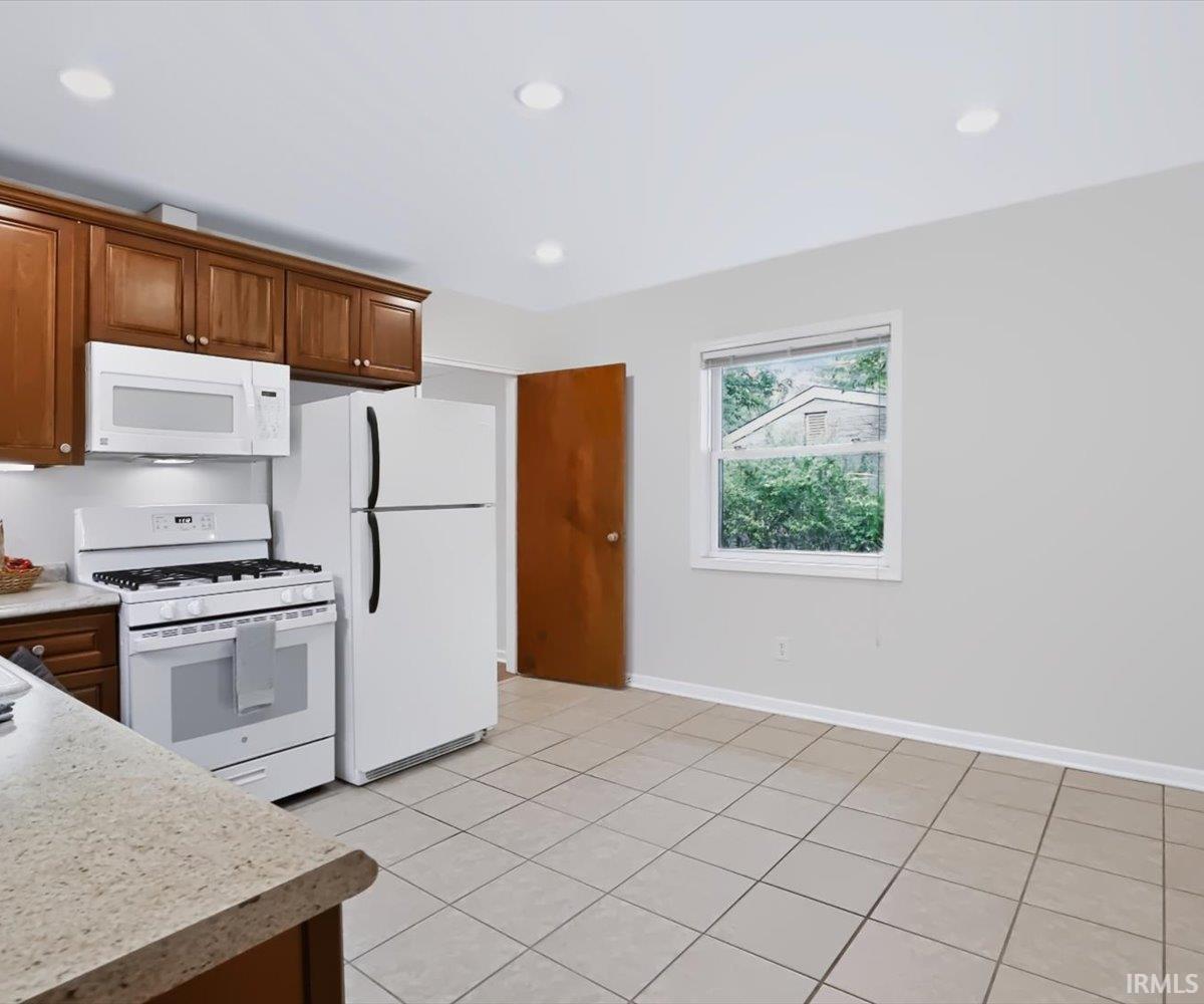 824 S Eastside Drive