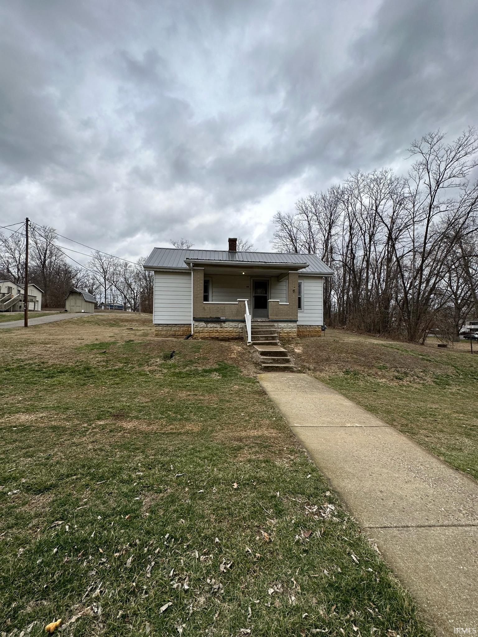 1016 W Country Club Drive