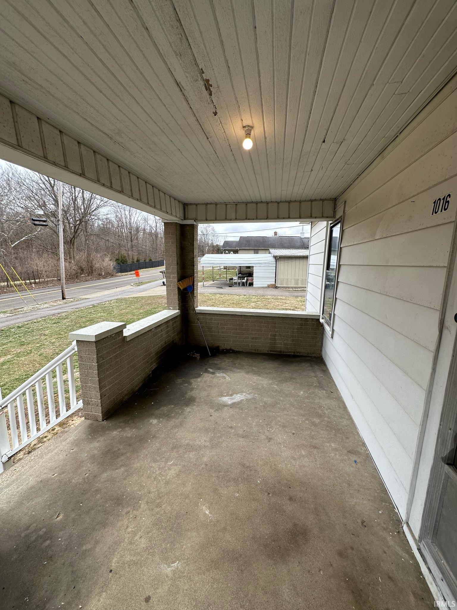 1016 W Country Club Drive