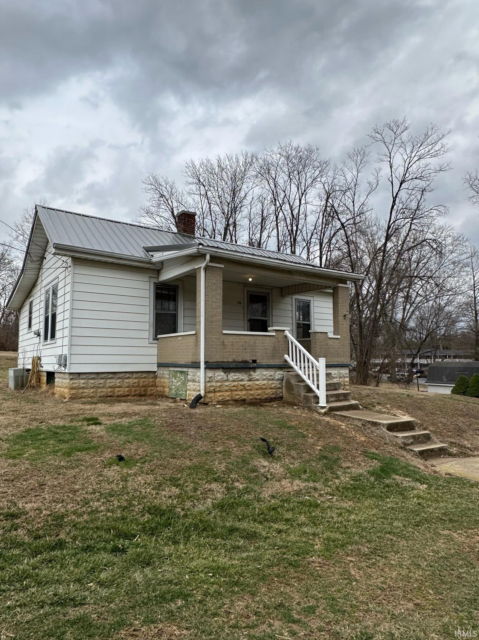 1016 W Country Club Drive