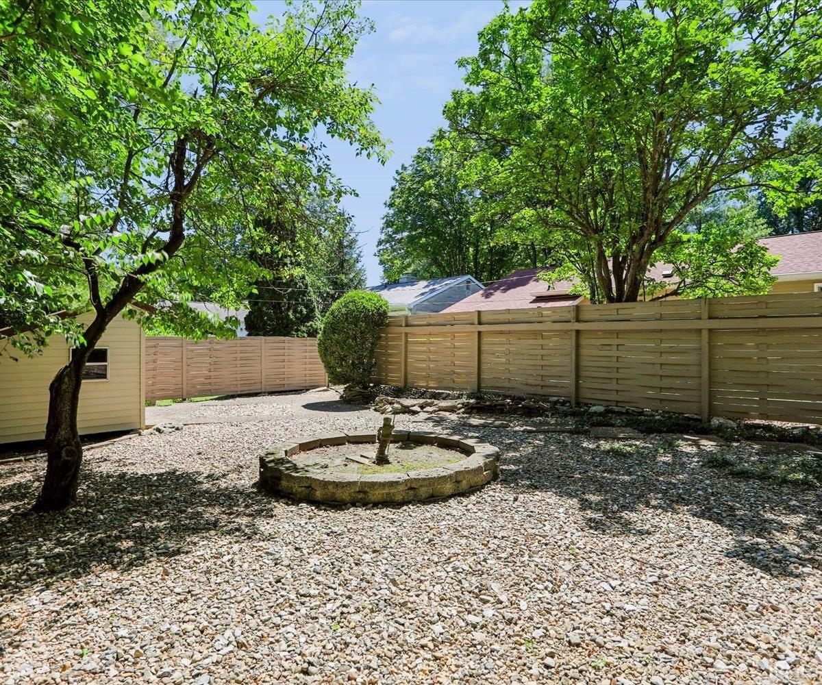 811 S Eastside Drive