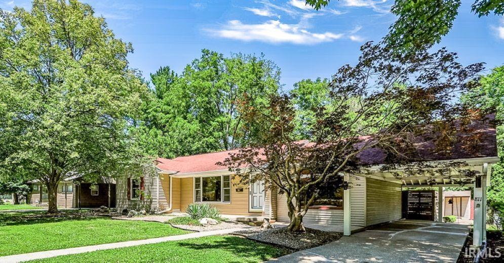811 S Eastside Drive
