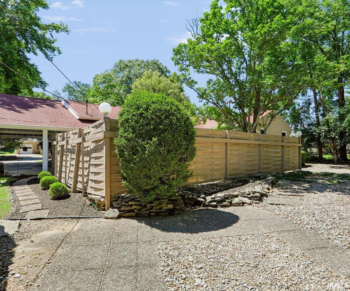 811 S Eastside Drive