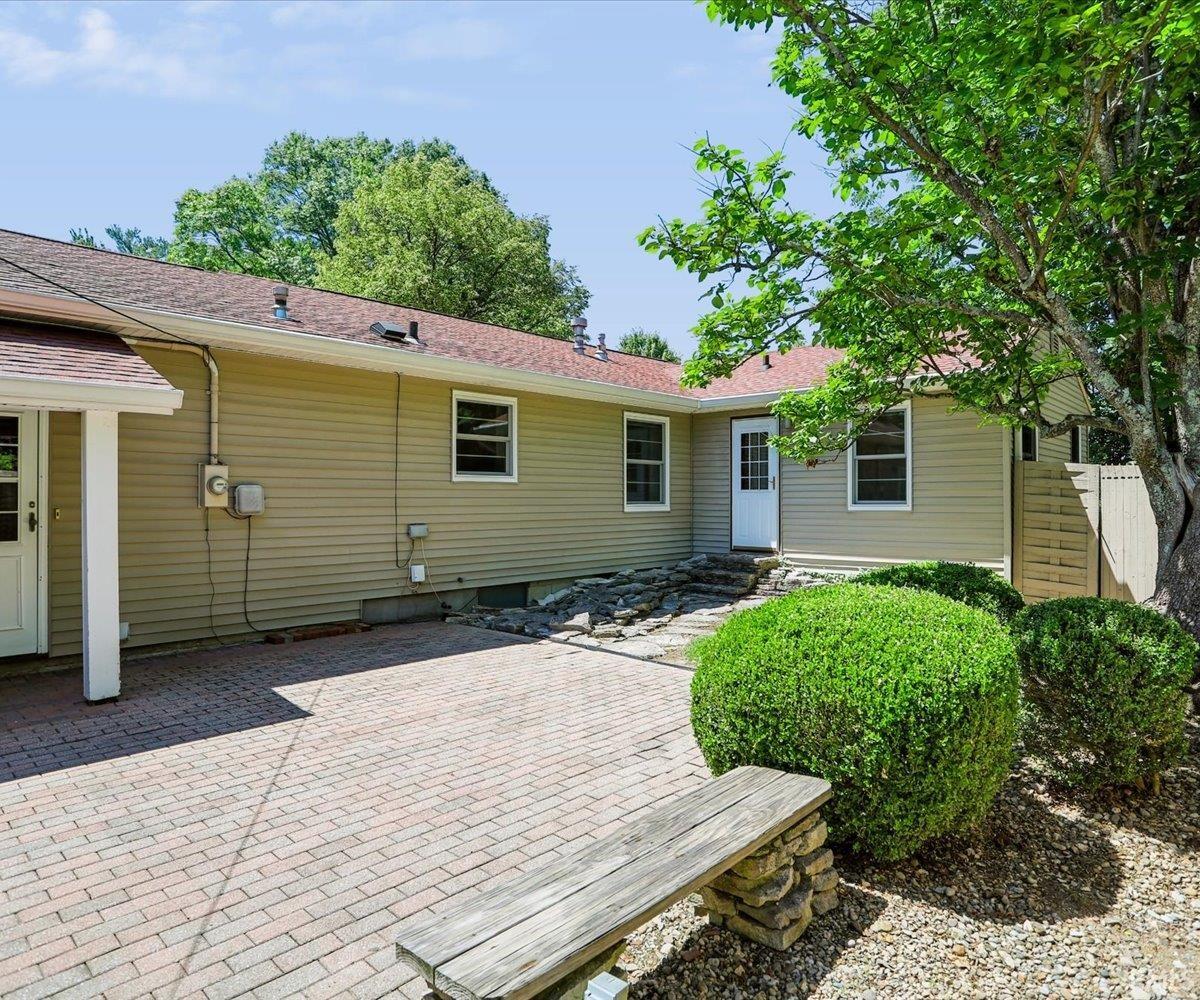 811 S Eastside Drive