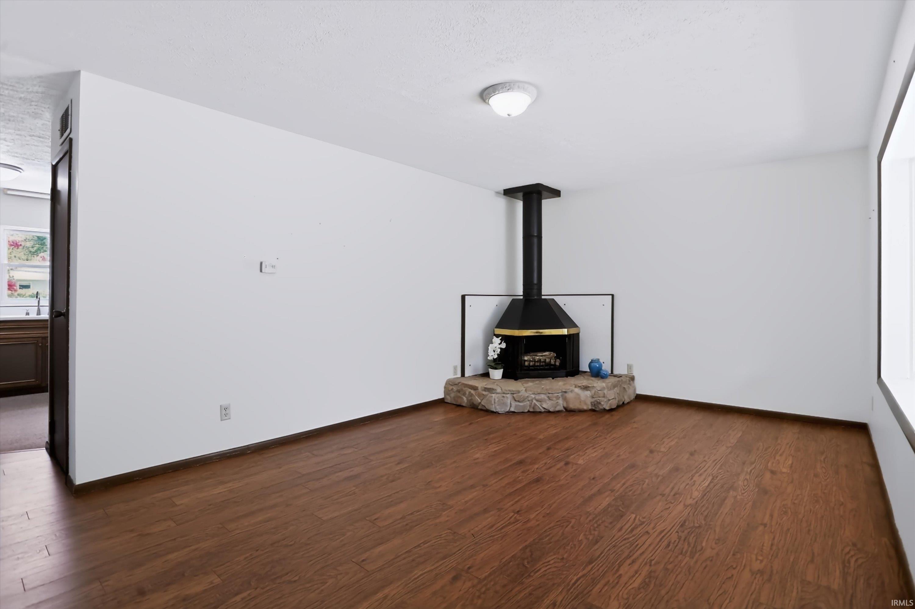 3702 S Tyler Lane