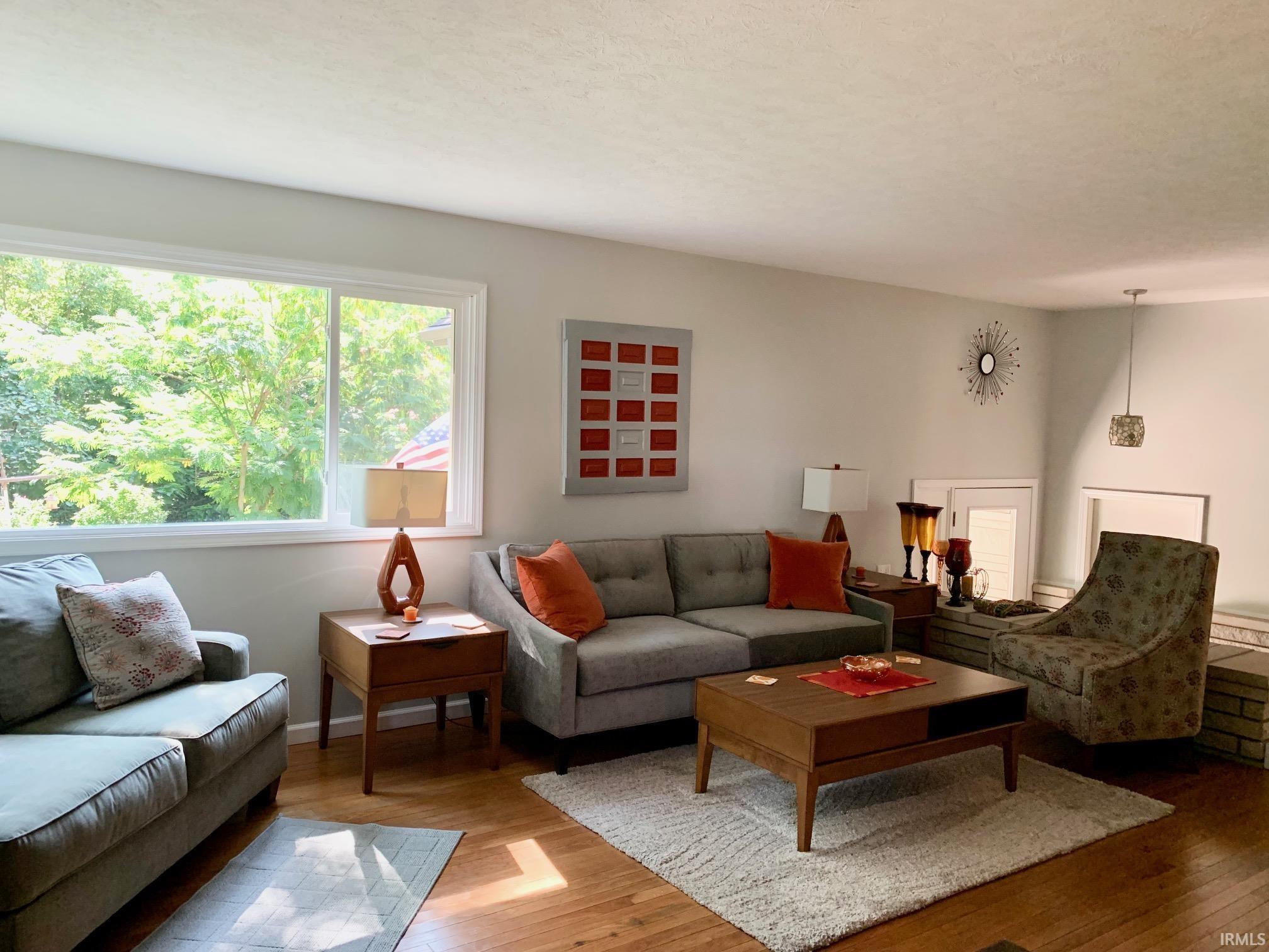 150 W Wayside Drive
