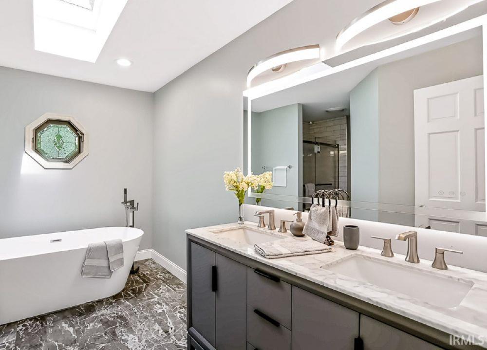 2601 S Trotters Run