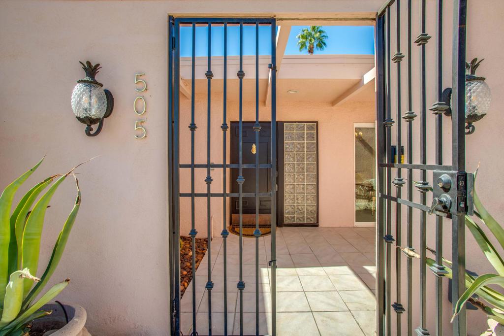 505 N Saturmino Drive