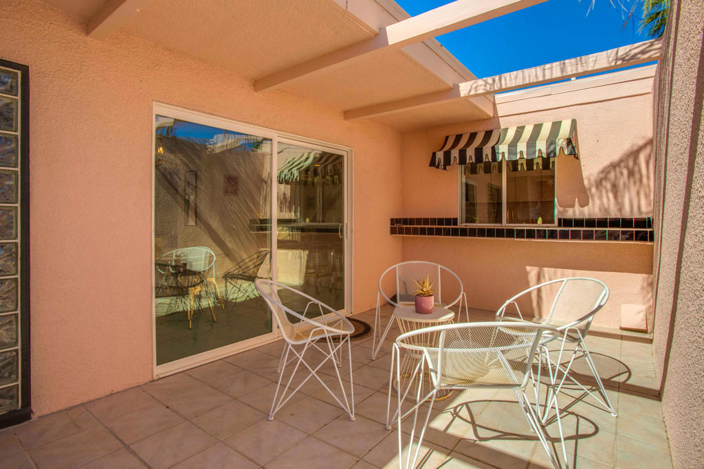 505 N Saturmino Drive