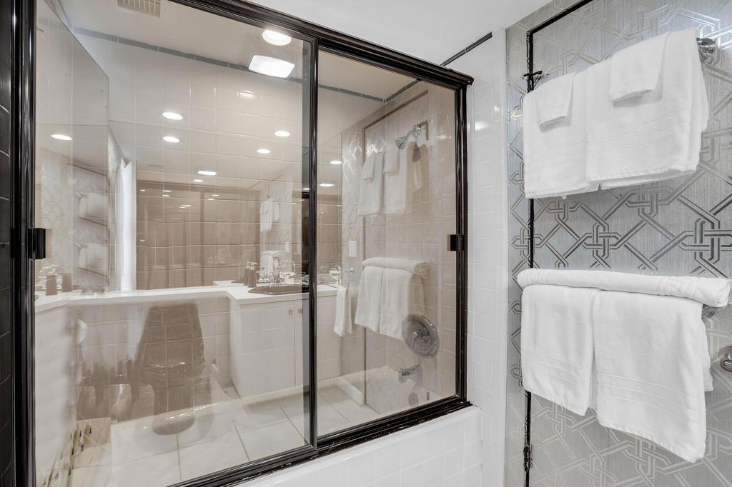 505 N Saturmino Drive