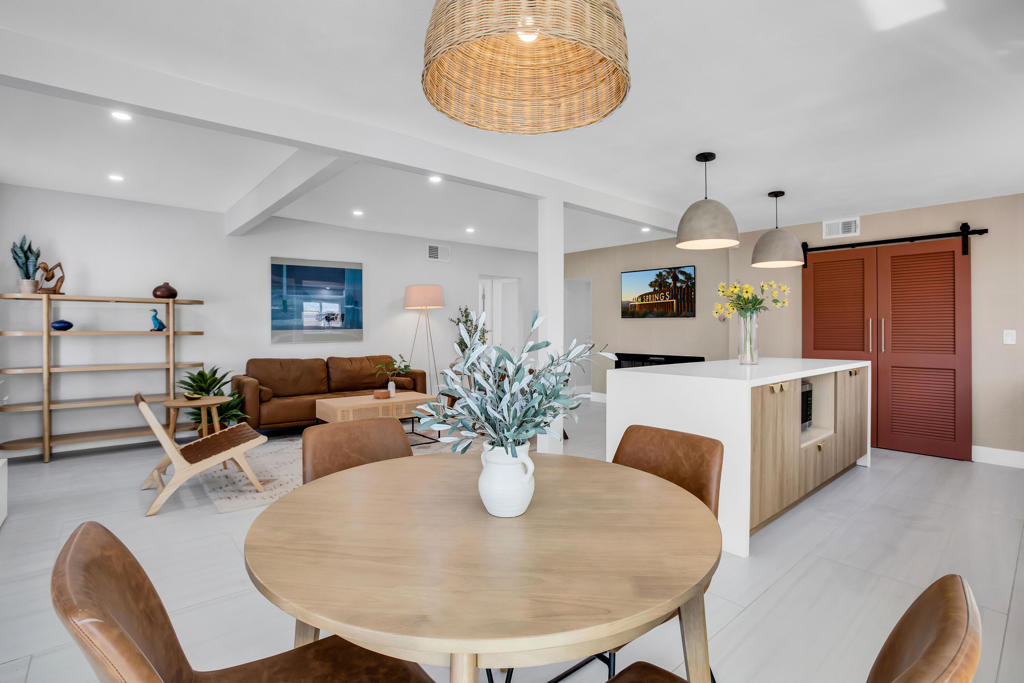 495 W Sunview Avenue