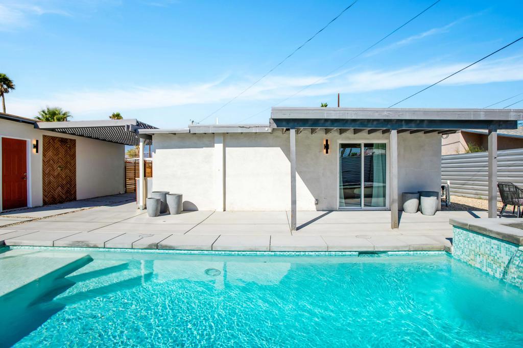 495 W Sunview Avenue